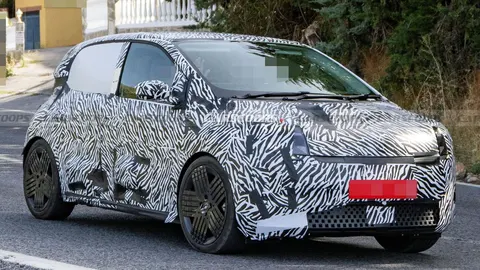 Nissan Wave: електрокрос за €19 500 на базі Renault Twingo помічено на тестах