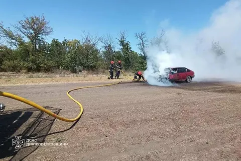 Пожежа в «Москвичі» на Дніпропетровщині: чому старі авто у зоні ризику
