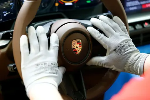 Porsche з прибуткового активу став головним болем Volkswagen: що сталося
