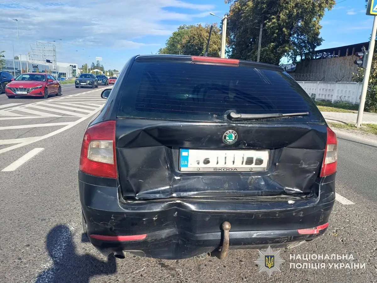 У Малехові на Львівщині зіткнулися Opel Vivaro та Skoda Octavia: постраждала пасажирка