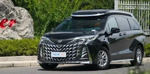 Toyota Sienna отримала люксову версію від Lorinser