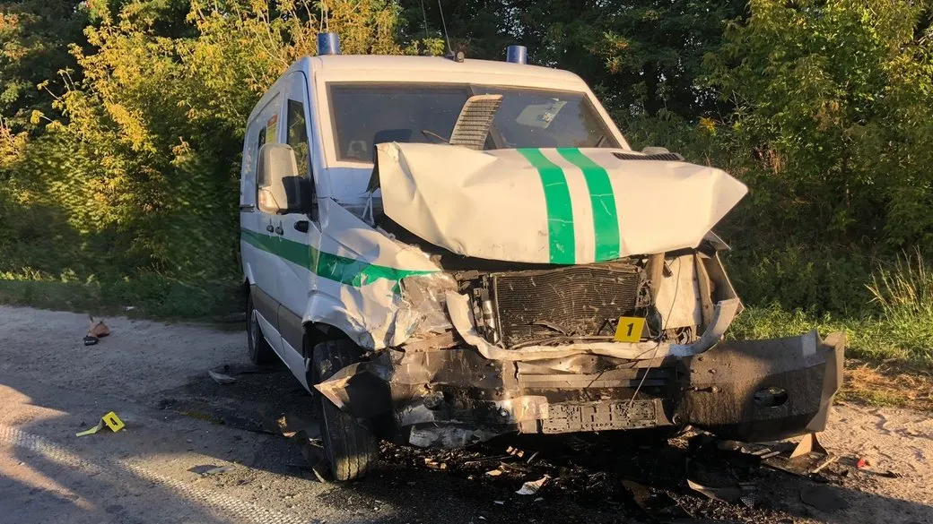ДТП на Львівщині: інкасаторський Mercedes зіткнувся з Fiat, семеро постраждалих