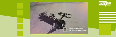 У Чернівцях Volkswagen збив електросамокат: постраждав чоловік
