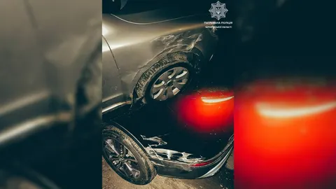 Заднім ходом у припарковану Skoda: у Чернігові водійку Geely покарали двома прот