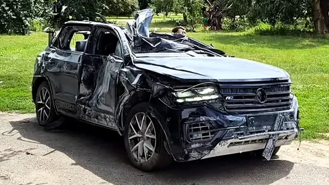 Живучий Touareg і Zeekr: які авто їдуть після ракетних ударів
