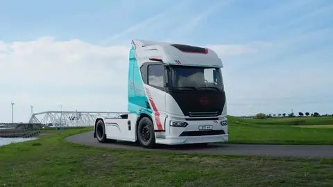 BYD ETT44: 1000-сильний електричний тягач для Європи за 600 км на одному заряді
