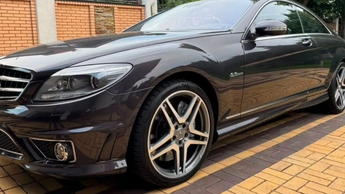 У Києві продають Mercedes-Benz CL 63 AMG з пробігом 5391 км: ціну називає покупець