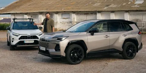 Toyota RAV4 очолила рейтинг нових авто в Україні: деталі серпневого попиту