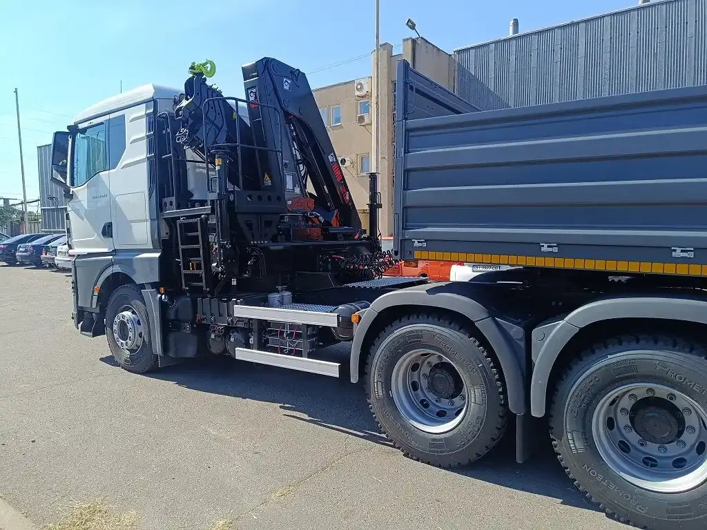 Український «Альфатекс» випустив автопоїзди на базі MAN TGX