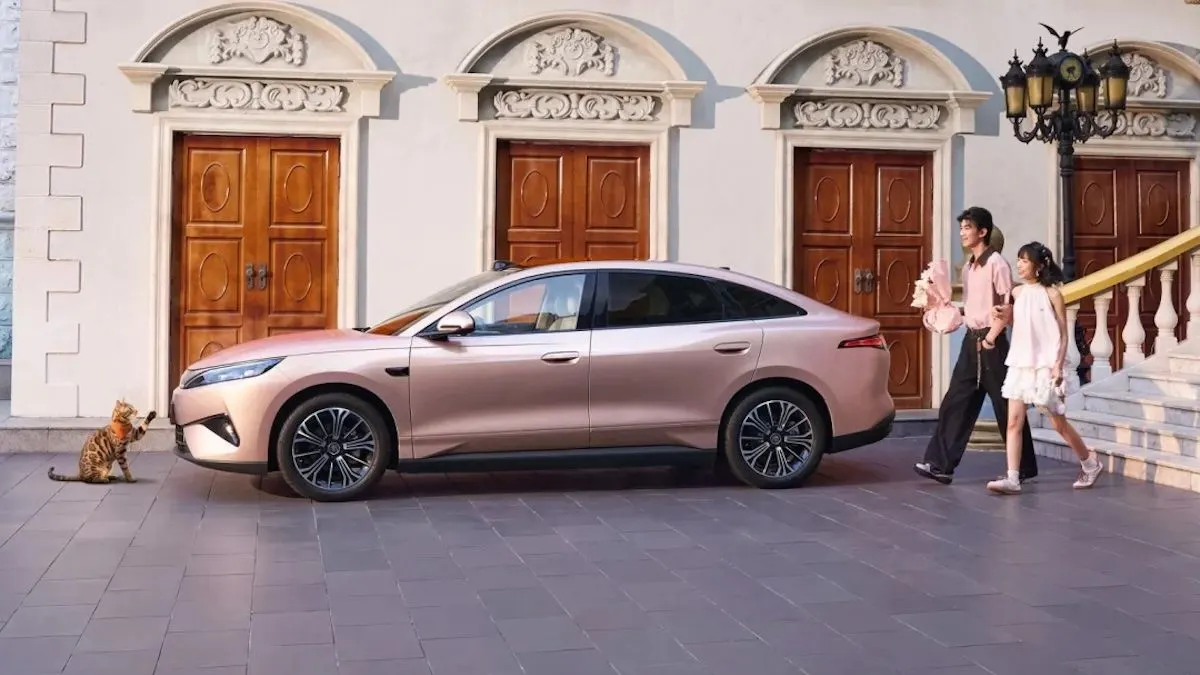 BYD Qin Max: 630 км запасу ходу, зарядка за 9 хвилин і ціна від $14 700