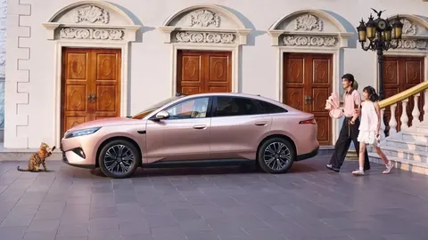 BYD Qin Max: 630 км запасу ходу, зарядка за 9 хвилин і ціна від $14 700