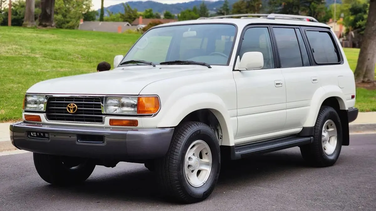 Toyota Land Cruiser 1997 року з пробігом 7544 км продають за $130 000