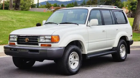 Toyota Land Cruiser 1997 року з пробігом 7544 км продають за $130 000