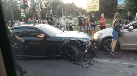 У Тернополі BMW на жовтий сигнал світлофора протаранив три автівки