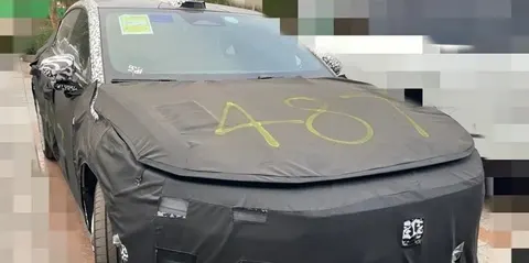 Volvo S70 помітили на тестах: що відомо про новий седан
