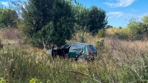 На Хмельниччині Volkswagen злетів у кювет: постраждали водій та 12-річний пасажи