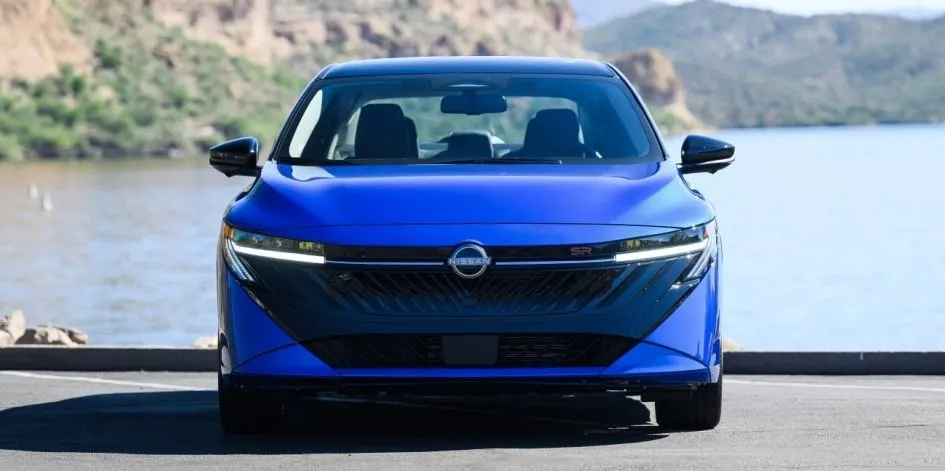 Nissan Sentra 2027: оновлений варіатор, Qi2 та версія Midnight Edition