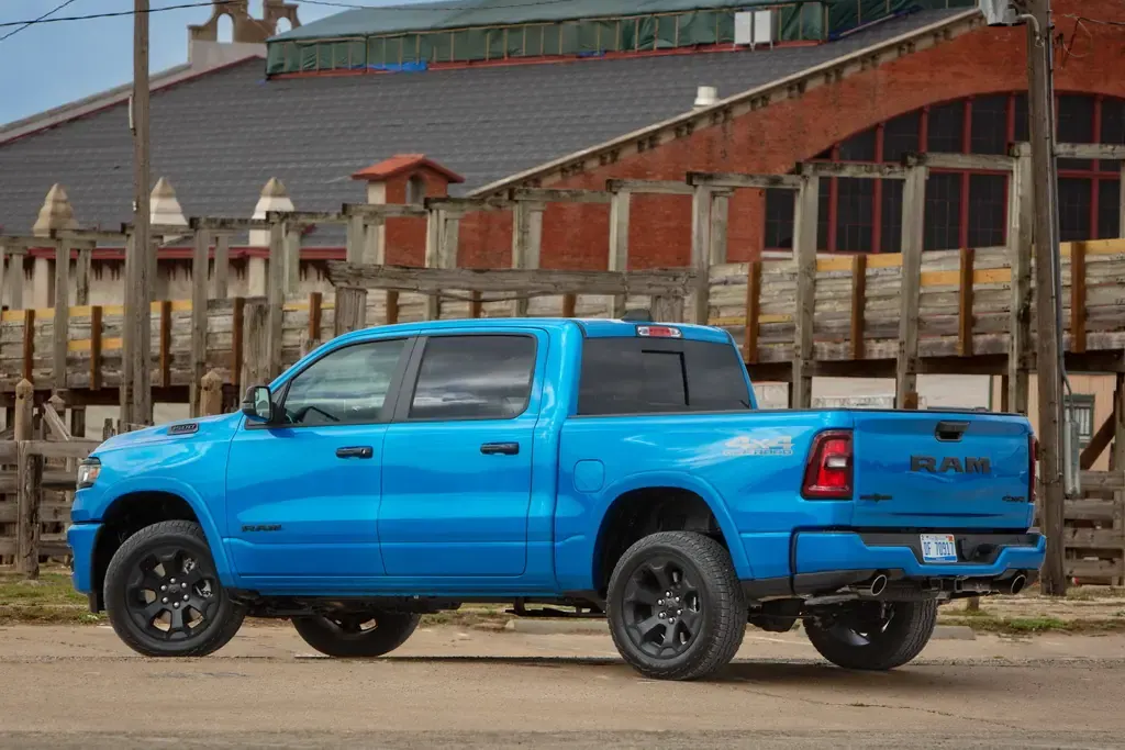Ram прибирає eTorque з Hemi V8: повернення класики