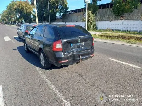 Під Львовом Opel Vivaro зіткнувся зі Skoda Octavia: постраждала пасажирка
