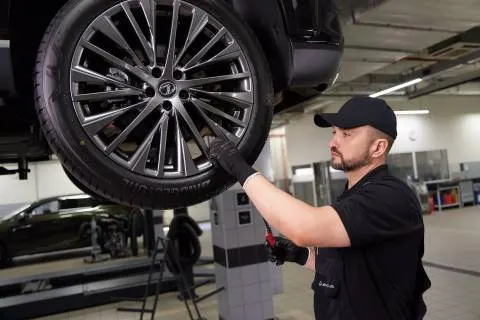 Диски на Lexus: як параметри коліс впливають на керованість і що змінює дизайн