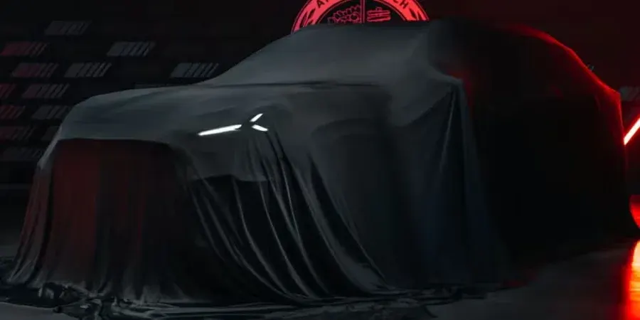 Mercedes-AMG дражнить новий кросовер: що відомо про загадкову модель