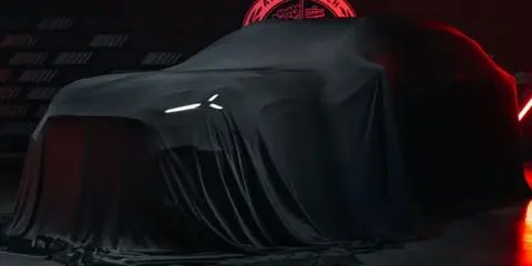 Mercedes-AMG дражнить новий кросовер: що відомо про загадкову модель