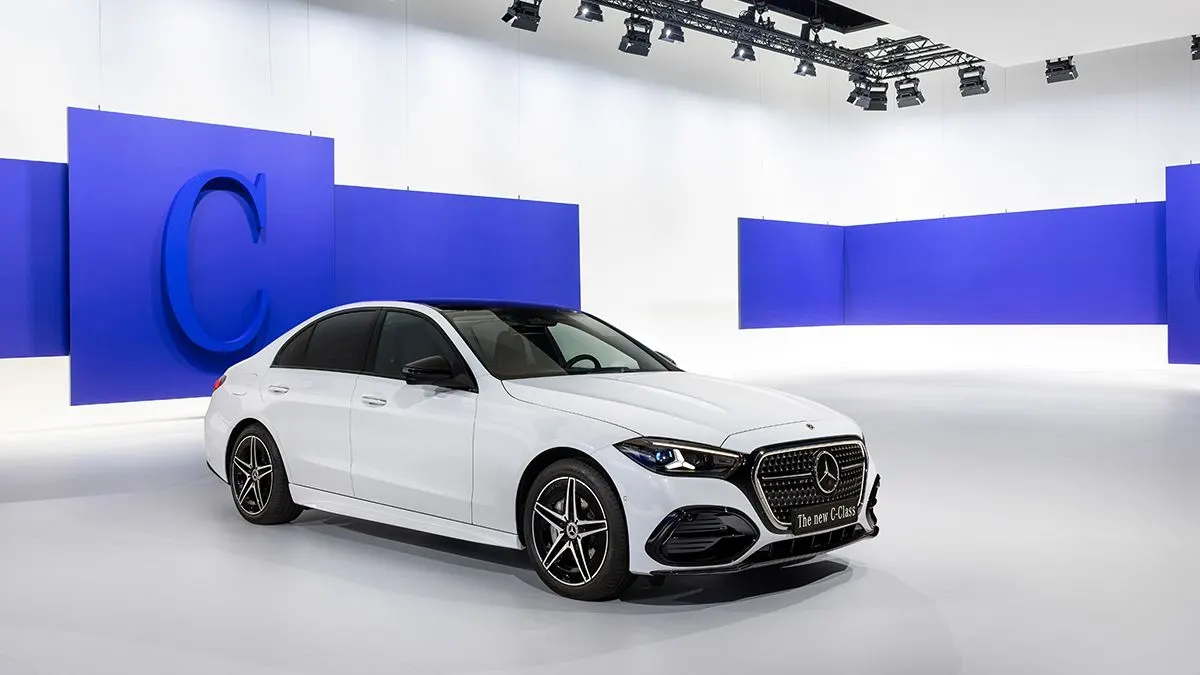 Mercedes-Benz C-Class 2026: ціни, гібриди та нові технології