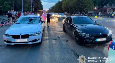 Перегони на BMW у Львові: постраждали батько та 8-річна дівчинка