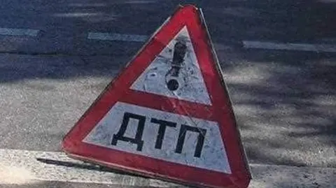 У Тернополі зіткнулися Renault та Jeep: постраждалу жінку госпіталізували
