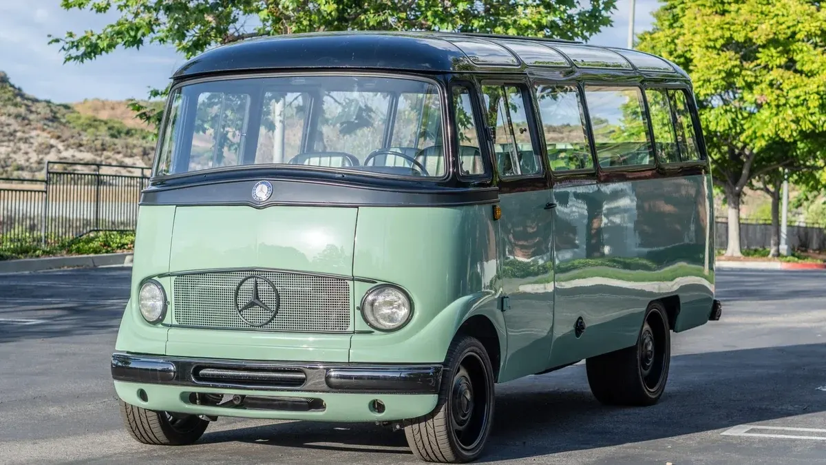 Mercedes O 319: предок Sprinter отримав 430-сильний V8 від Corvette