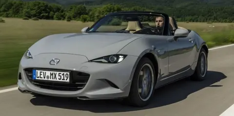 Майбутня Mazda MX-5: електроверсія, легкість та 220 к.с.