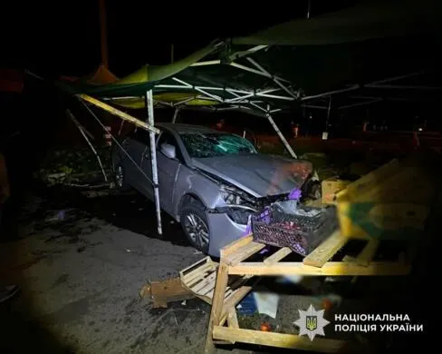 Смертельна ДТП у Лиманці: Hyundai в'їхав у торгову палатку, загинув 20-річний пасажир