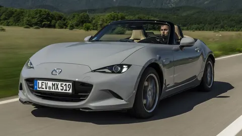 Mazda готує електричний MX-5 та новий флагманський спорткар
