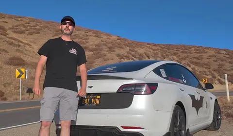 Власник Tesla Model 3 порахував 7 років володіння і порівняв із BMW 3 Series