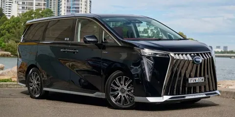 GAC M8 стає E9: чому китайський мінівен тікає від назви BMW