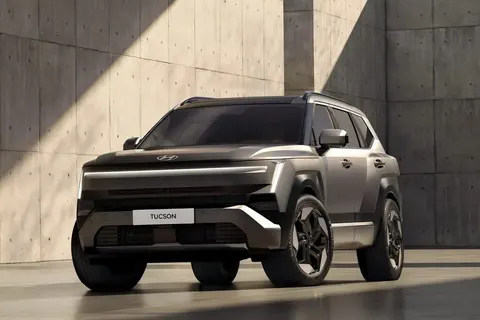 Hyundai Tucson п'ятого покоління: радикальний кутастий дизайн та збільшені габар