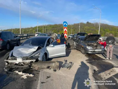 Tesla на 190 км/год: у Києві судитимуть водія за смертельну ДТП на Дарницькому мосту