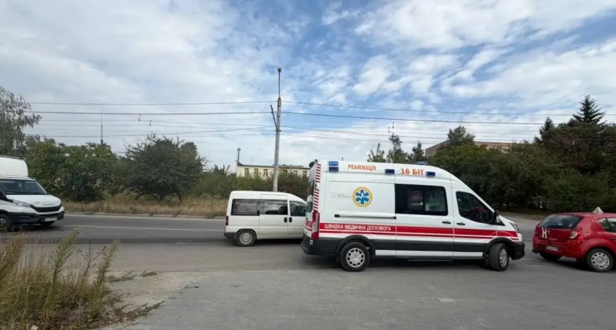 У Тернополі вантажівка Iveco врізалася в навчальний Renault