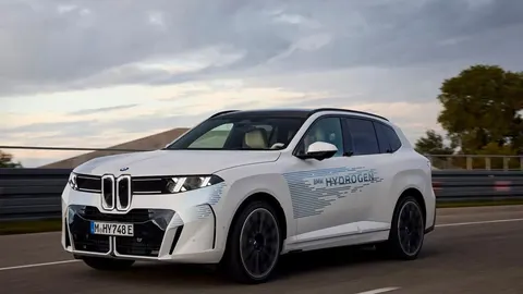 BMW iX5 Hydrogen: 740 км запасу ходу і заправка за 5 хвилин