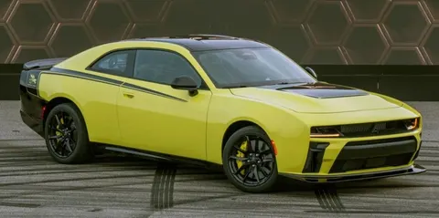 Dodge Charger Super Bee: 600 сил і лімітована серія з осені