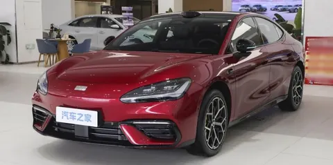 Geely Galaxy TT: 800-вольтова архітектура і 725 км за ціною масового седана