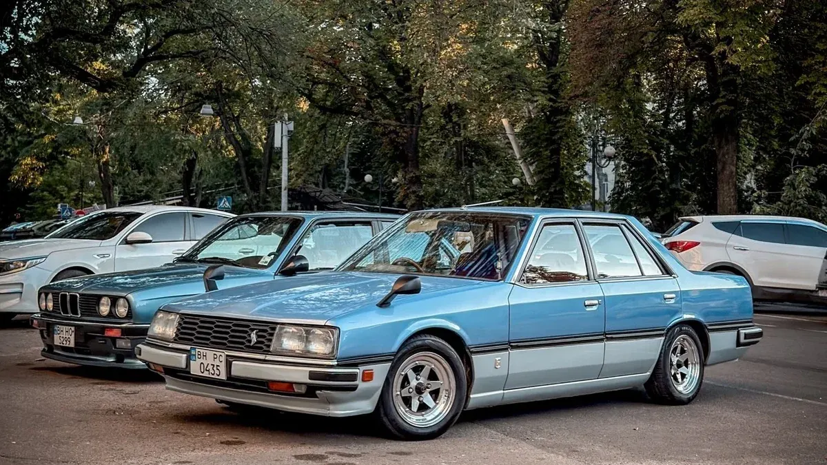 Культовий Nissan Skyline 80-х помітили на дорогах України