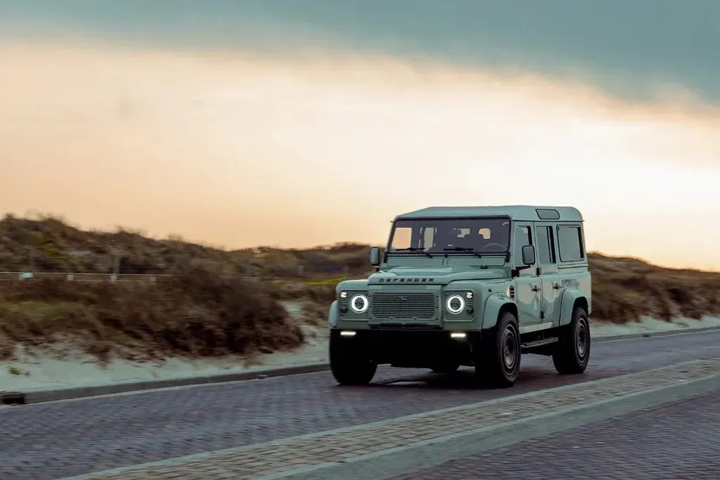 Електричний Defender за 500 000 євро: 600 сил та 6400 Нм