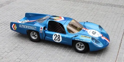 Дитячий Renault Alpine A220 Junior продали на аукціоні за 29 128 євро