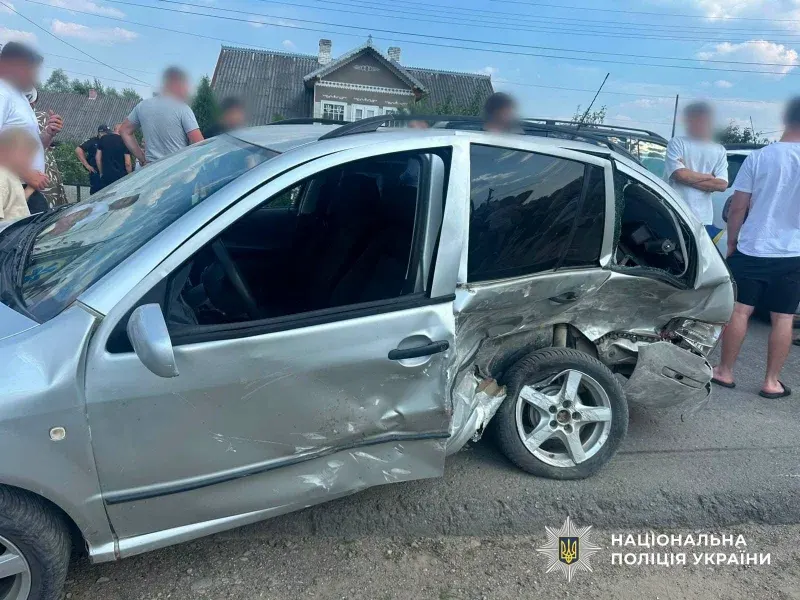 ДТП у Чернівцях: 17-річний водій BMW протаранив автівку, травмовано пасажира
