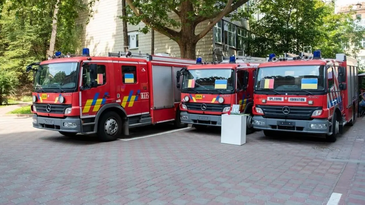 Брюссель передав Києву три пожежні автоцистерни на шасі Mercedes-Benz Atego
