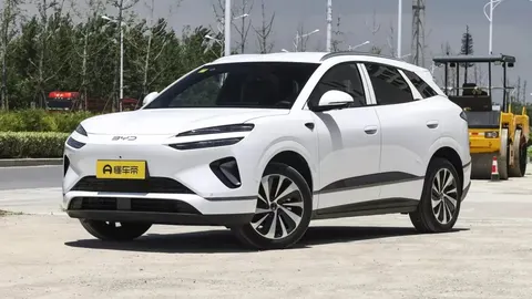 Китайські авто в Україні: попит обвалився на 56%, але BYD і Zeekr тримають позиц