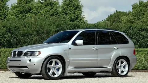 BMW показала X5 M 2000 року: V10 від M5 E60 та механіка