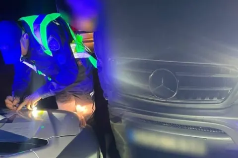 Пʼяний водій Mercedes у Луцьку відмовився від огляду під час комендантської години