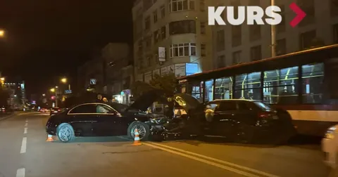 П'яний водій Mercedes вилетів на зустрічку в Івано-Франківську: постраждали дві 
